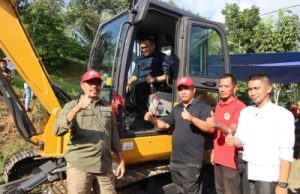 Petani Desa Margarahayu Kini Bisa Manfaatkan Excavator Mini Bantuan Pemerintah