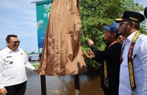 Menteri LH Resmikan Desa Pela sebagai Desa Konservasi Pesut Mahakam dan Wisata Edukatif