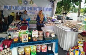 PKK Kutim Ramaikan Bazar Produk Lokal di Arena MTQ, Mulai dari Pakain hingga Makanan Ringan