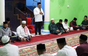 Safari Subuh di Kelurahan Maluhu, Bupati Aulia Serahkan Dana Hibah Masjid Yayasan Darussalam