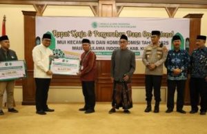 Buka Raker MUI, Bupati Aulia Rahman : Ulama Miliki Peran Strategis dan Sentral