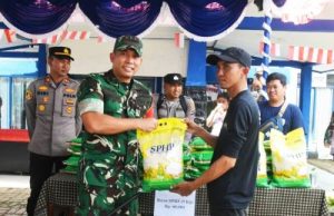 Kodim 1002/HST Distribusikan 11,8 Ton Beras SPHP, Warga Antusias, Harganya Bervariasi