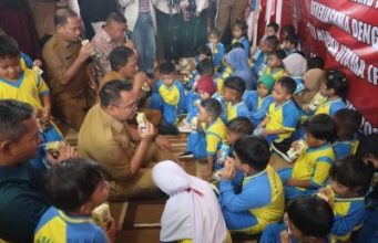 Bupati Apresiasi PKBM Putri Karang Melenu dan MHU, Pemkab Kukar Bertekat Tingkatkan Kualitas SDM