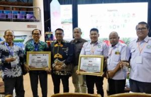 Bupati Kukar Aulia Rahman Peroleh Penghargaan STDB Bidang Perkebunan Sawit