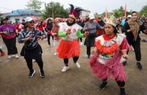 Kecamatan Tenggarong Gelar Senam Zumba Bersama, Dihadiri Bupati dan Istri