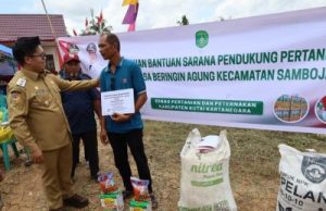 Wabup Rendi Solihin Kunker ke Muara Jawa, Serahkan Sejumlah Bantuan