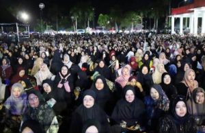 Ribuan Warga Padati Halaman Kantor Bupati, Semarakkan Kukar Bersholawat