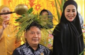 Bupati HST dan Istrinya Didudus Trah Negara Daha, Bu Deden : Ya, Ada Tambahan Nama Andin