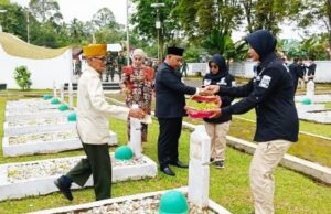 Bupati HST Pimpin Upacara Hari Pahlawan Nasional di Dwi Warna, Kemerdekaan Tidak Jatuh dari Langit