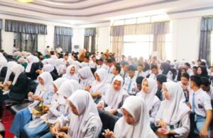 Sosialisasi Pekerja MI di HST, Edina : Bekerja Ilegal ke LN itu Beresiko dan Tanpa Jaminan