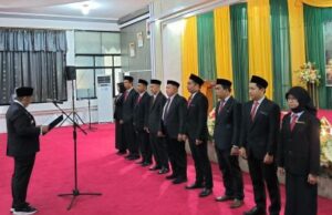 Dikukuhkan, Dewan Pendidikan HST 2025-2030, Bupati Rizal : Bangun Kolaborasi yang Sinergis