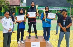 Bola Voli MTs/SMP di Kawasan Meratus, MTs Nurhidayah Hantakan dan SMPN 15 HST Juaranya