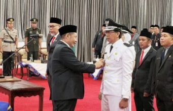 Tujuh Pejabat Pemkab HST Pangku Jabatan Baru, Bupati Rizal : Dengarkan dan Pahami Kebutuhan Masyarakat