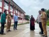 Akses Jalan ke Sekolah Sudah Disemenisasi, Pelajar dan Guru SD 013 Sangatta Utara Tampak Ceria
