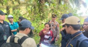 Polsek Rantau Pulung Kawal Proses Constatering Sengketa Lahan oleh PN Sangatta