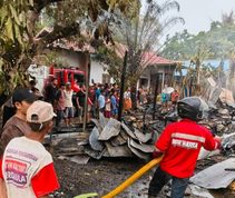 Astaga! Lima Buah Rumah Warga di Desa Gumbil HSS Ludes Terbakar, Awal Api Muncul dari Rumah Tengah