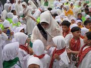Ribuan Anak TK dan RA ‘Belajar’ Prosesi Haji di Masjid Agung Al-Faruq