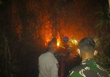 Karhutla Kembali Terjadi, Polisi Bersama Tim Gabungan Turun Lapangan Padamkan Api