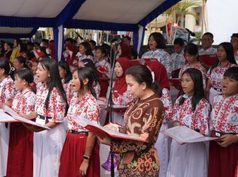 “Nasi Bakepor” dan “Buah Ara” Persembahan Pelajar YPPSB Semarakkan Upacara HUT ke-27 Kutim