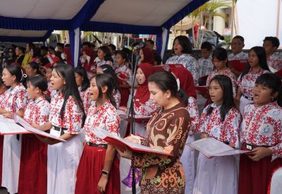 “Nasi Bakepor” dan “Buah Ara” Persembahan Pelajar YPPSB Semarakkan Upacara HUT ke-27 Kutim